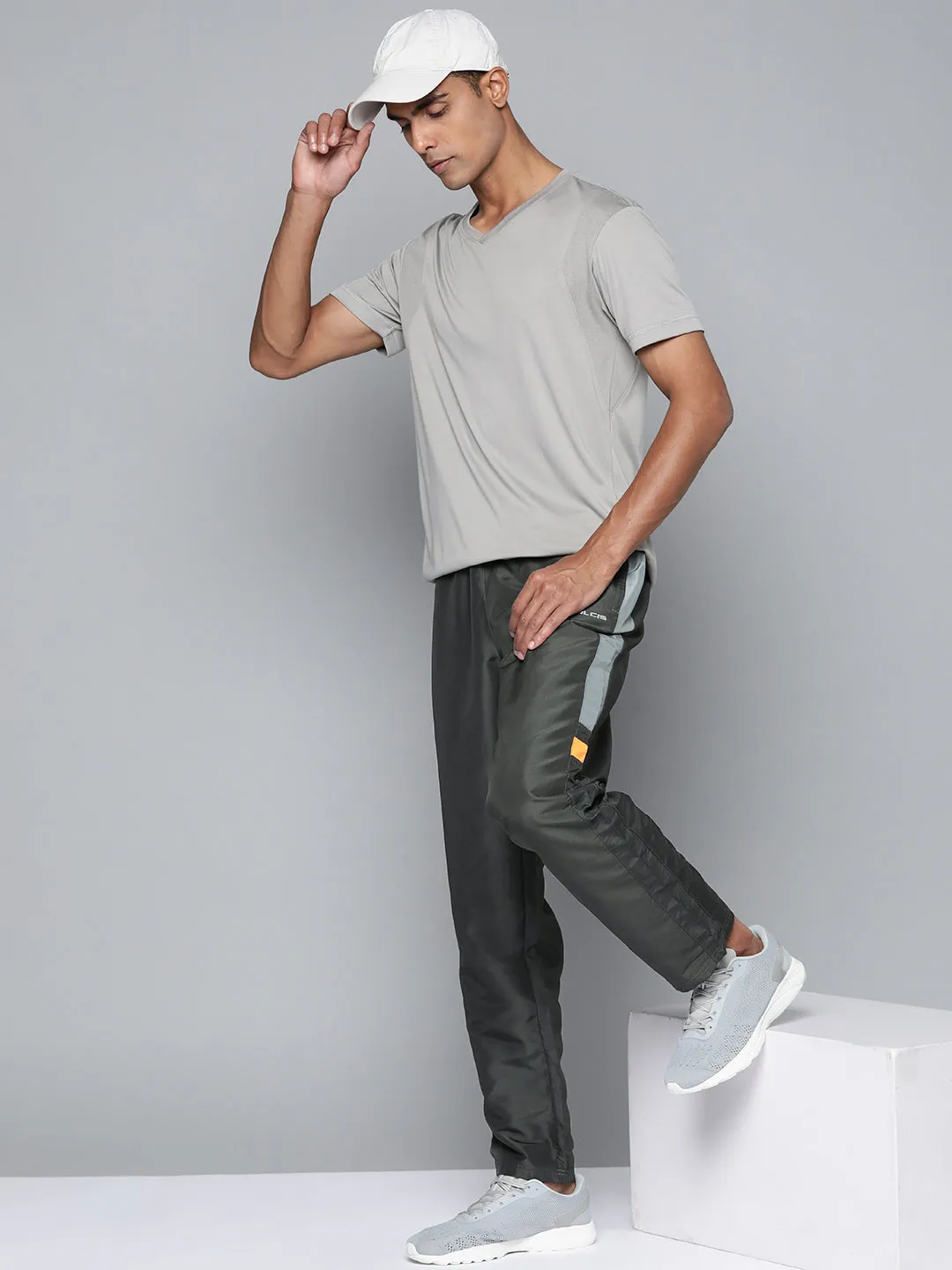 Alcis Men Grey Solid Track Pants