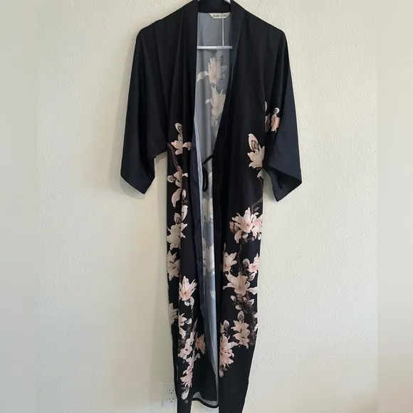 BABEYOND Long Floral Satin Kimono Robe Silky Sleepware and Bath Robe