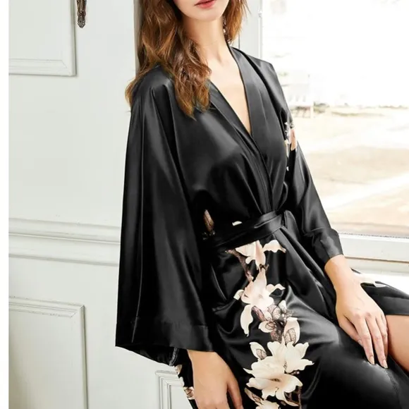 BABEYOND Long Floral Satin Kimono Robe Silky Sleepware and Bath Robe