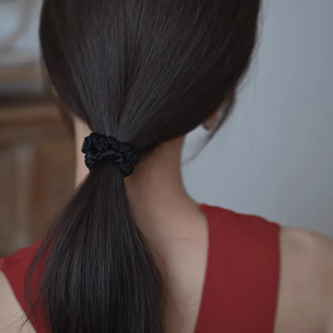 Black silk scrunchies mini - In Stock