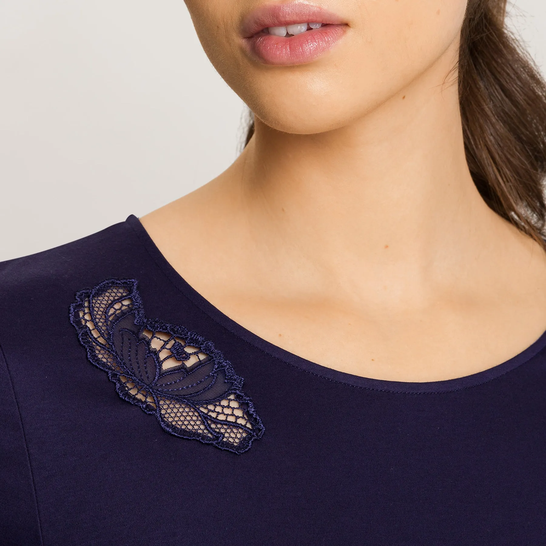 Hanro Anne Long Sleeve Chemise