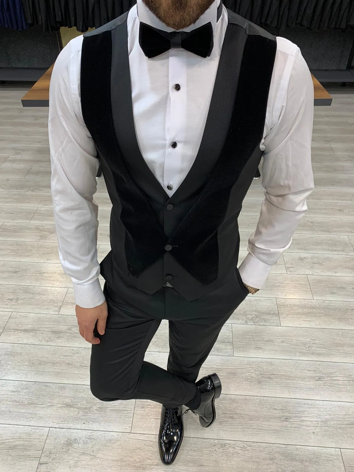 Keene Black Velvet Peak Lapel Tuxedo - The Pinnacle of Formal Elegance