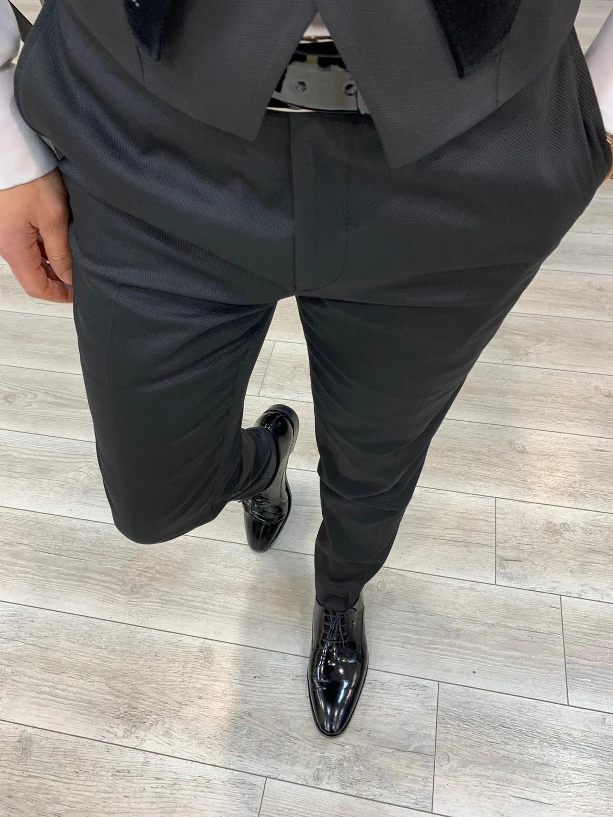 Keene Black Velvet Peak Lapel Tuxedo - The Pinnacle of Formal Elegance