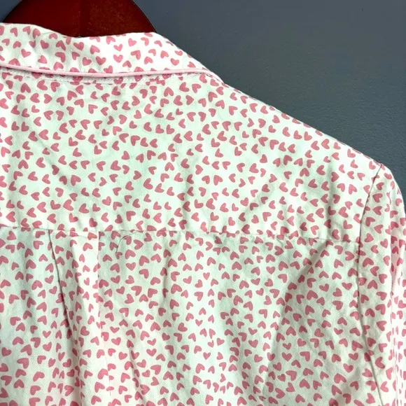 Petite Plume Women's Twill Nightshirt in Sweethearts White Pink Size Medium