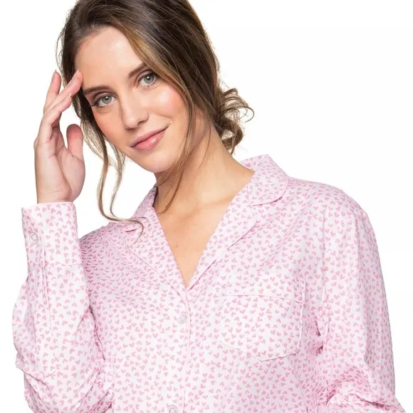 Petite Plume Women's Twill Nightshirt in Sweethearts White Pink Size Medium