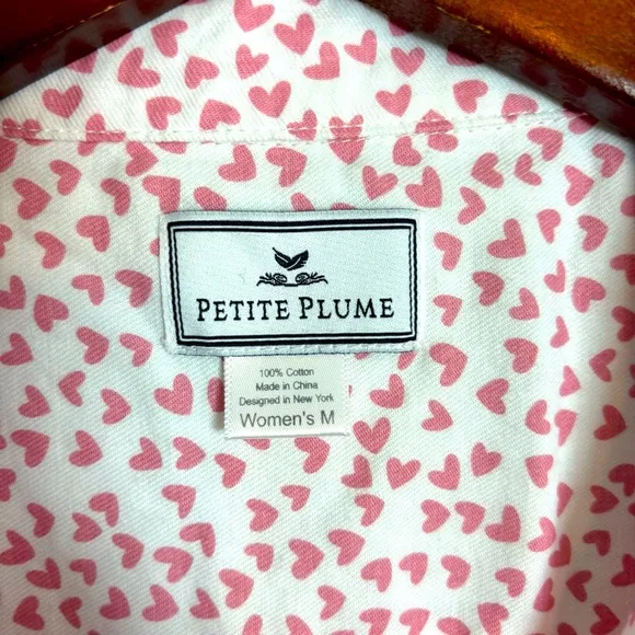 Petite Plume Women's Twill Nightshirt in Sweethearts White Pink Size Medium