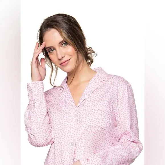 Petite Plume Women's Twill Nightshirt in Sweethearts White Pink Size Medium