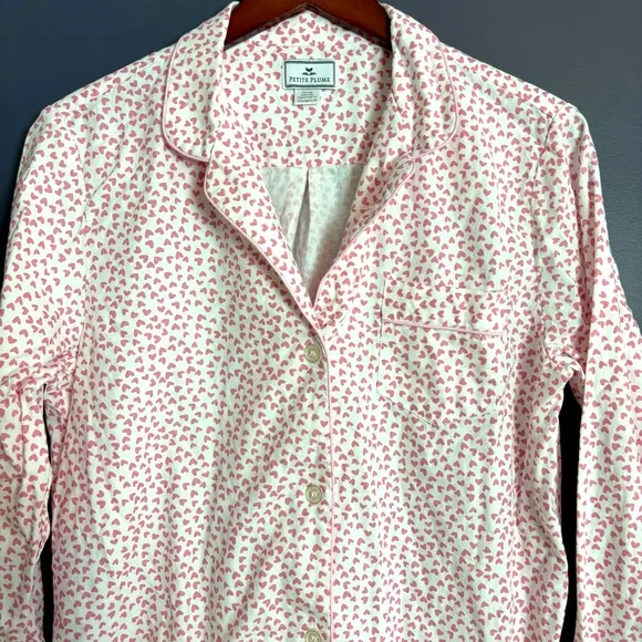 Petite Plume Women's Twill Nightshirt in Sweethearts White Pink Size Medium