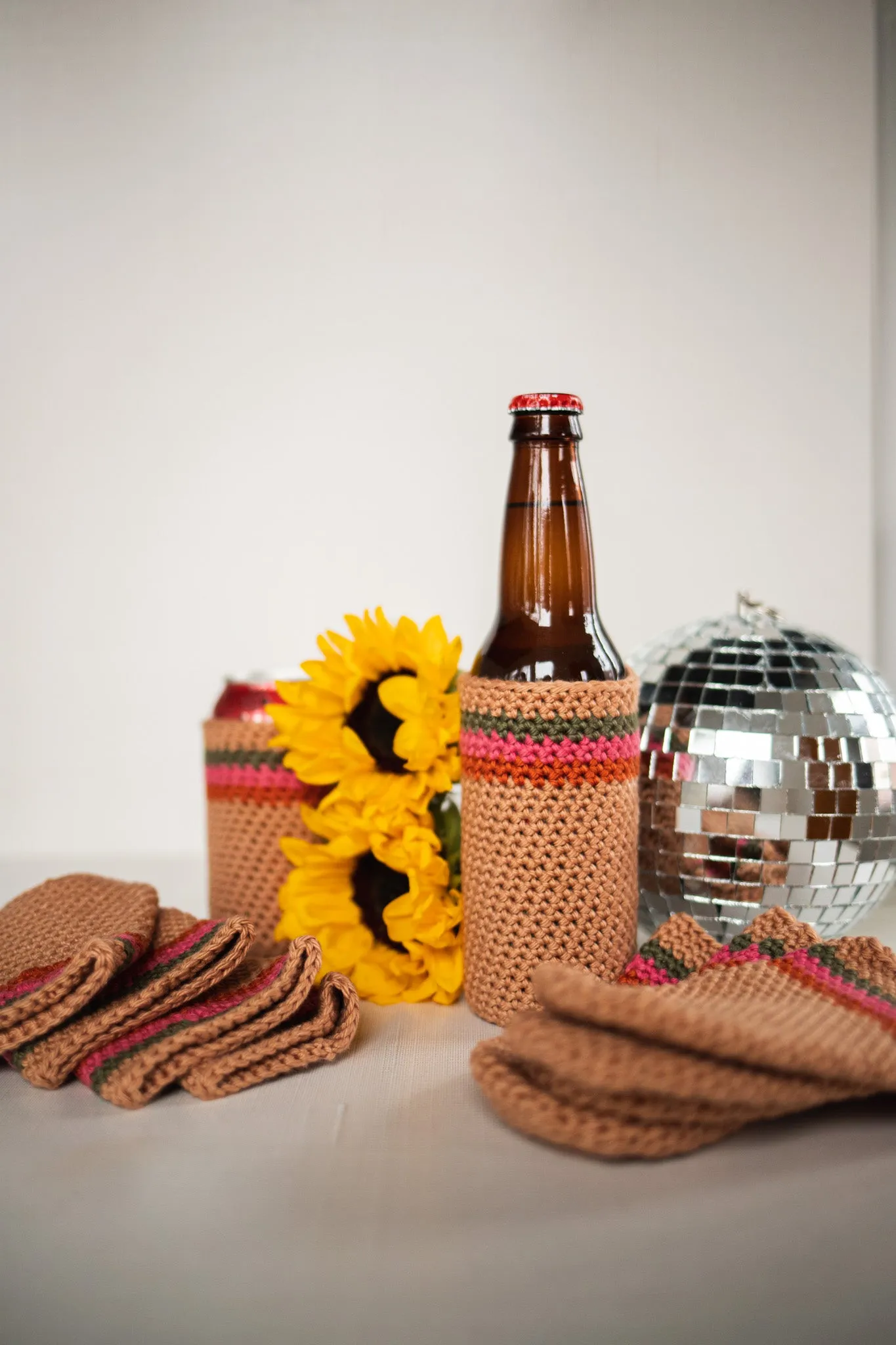 retro vada winter koozie