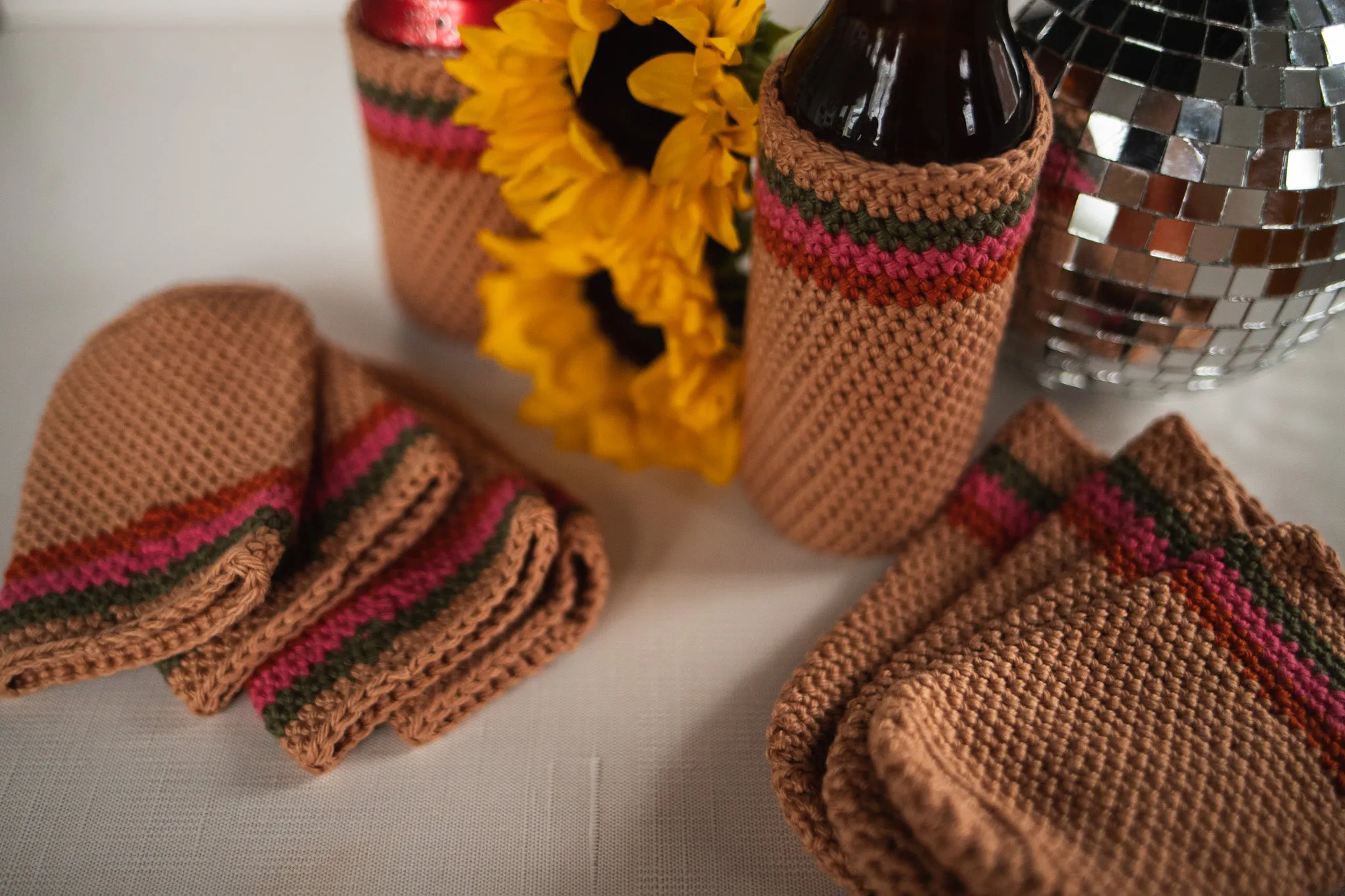 retro vada winter koozie