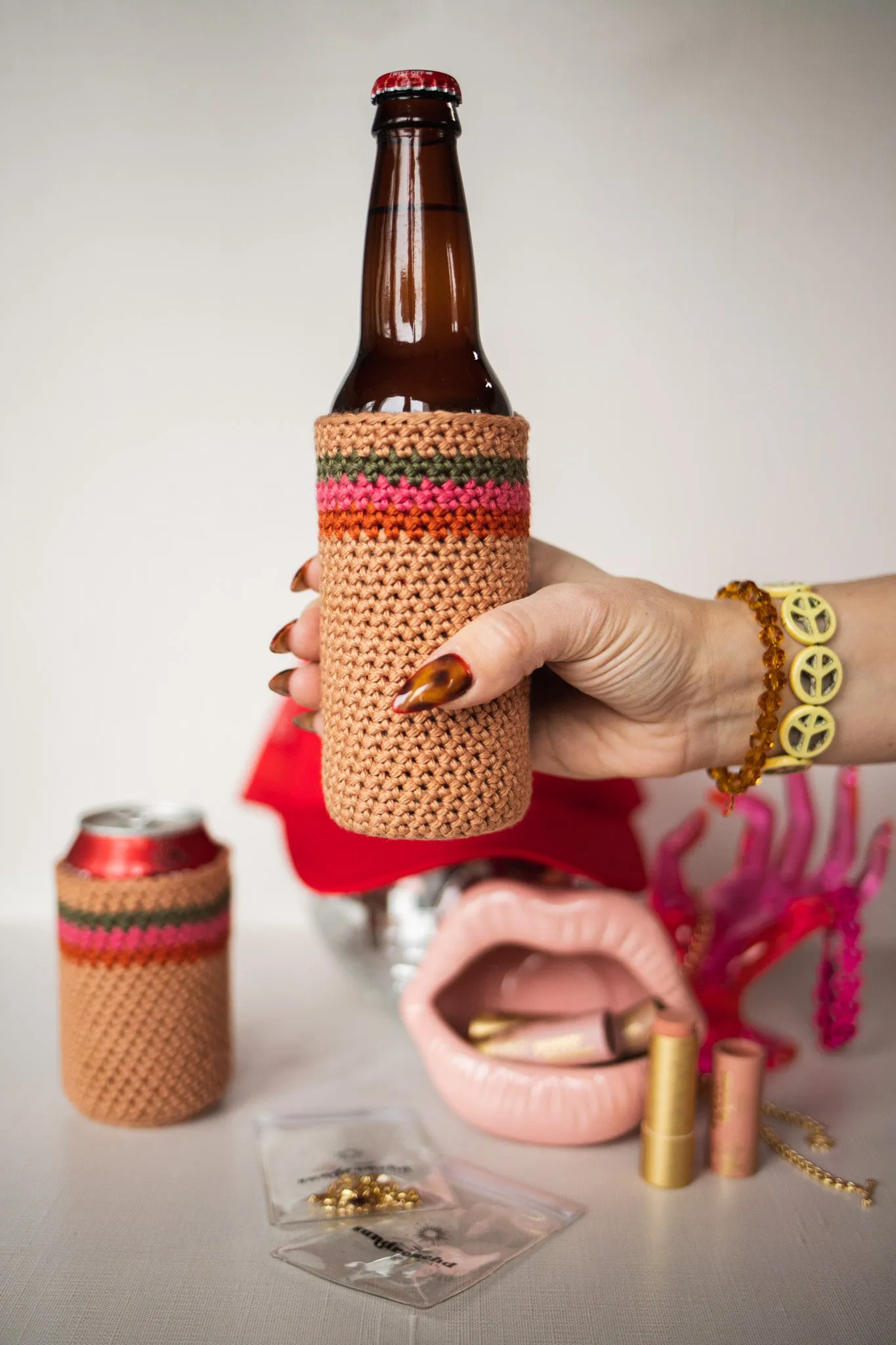retro vada winter koozie