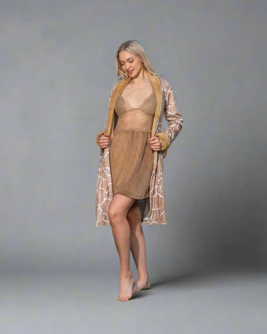 Short shirt and elegant short robe