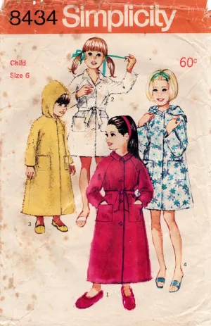 Simplicity 8434 Girls Dressing Gown/Robe with Optional Hood 1970s Vintage Sewing Pattern Size 6