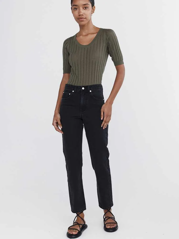 Straight leg Jean Black