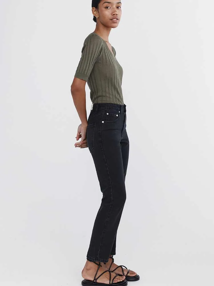 Straight leg Jean Black