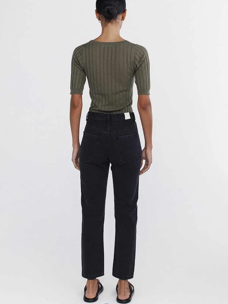 Straight leg Jean Black