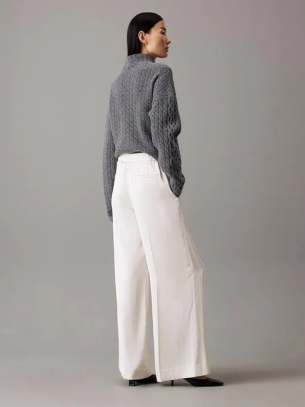 Tech Satin Straight Leg Pant
